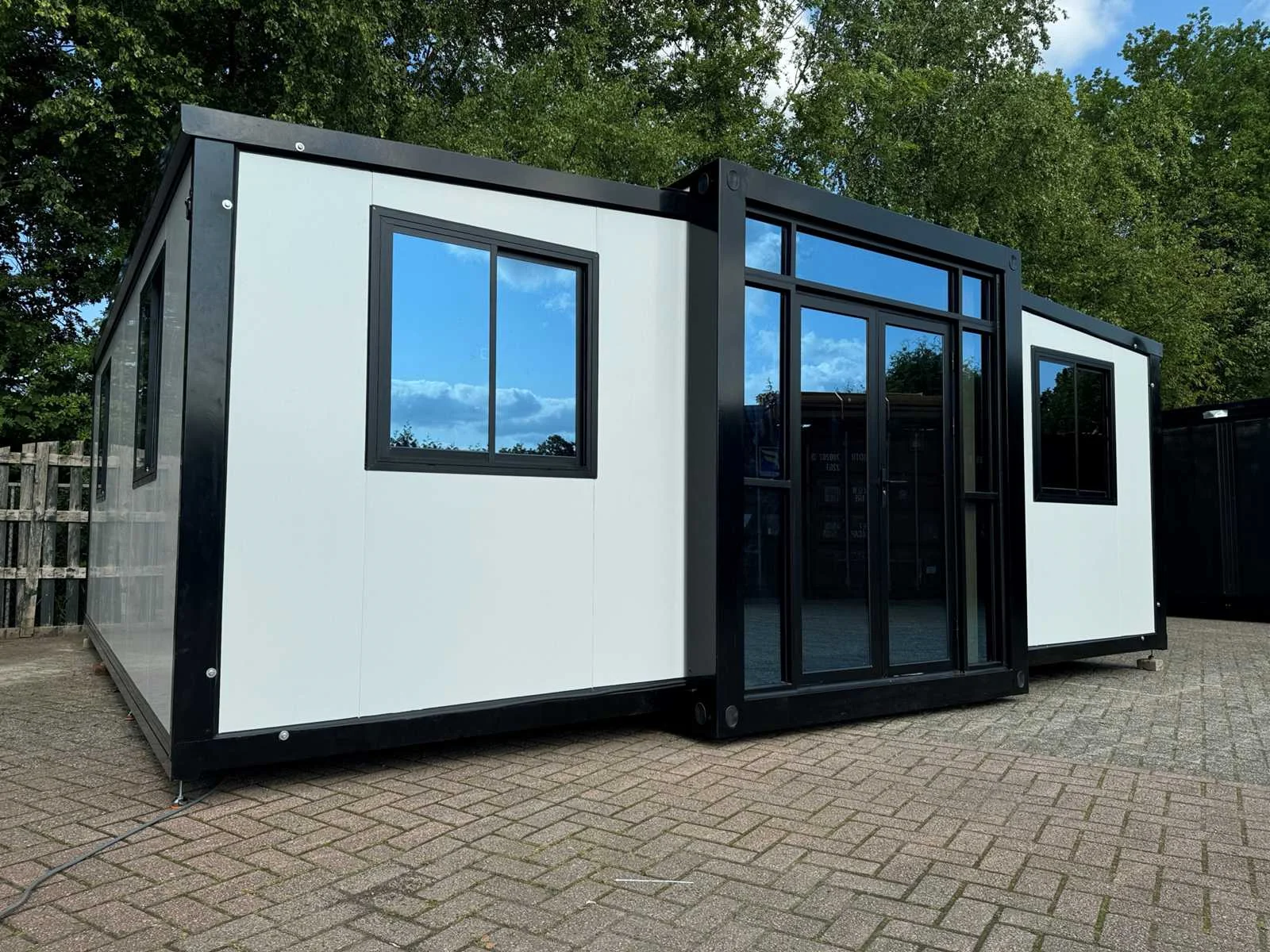 Opslagtenten, tinyhouses, zwembaden, generatoren, gereedschappen en voertuigen