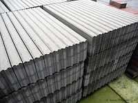 Opsluitbanden van beton -kleur grijs - 6x20x100cm - 104 stuks - afbeelding 1 van  3
