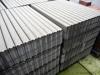 Opsluitbanden van beton -kleur grijs - 6x20x100cm - 208 stuks