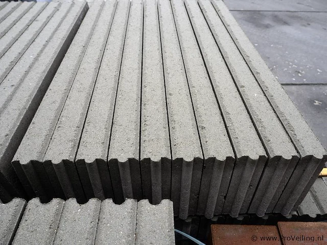 Opsluitbanden van beton -kleur grijs - 6x20x100cm - 208 stuks - afbeelding 3 van  3