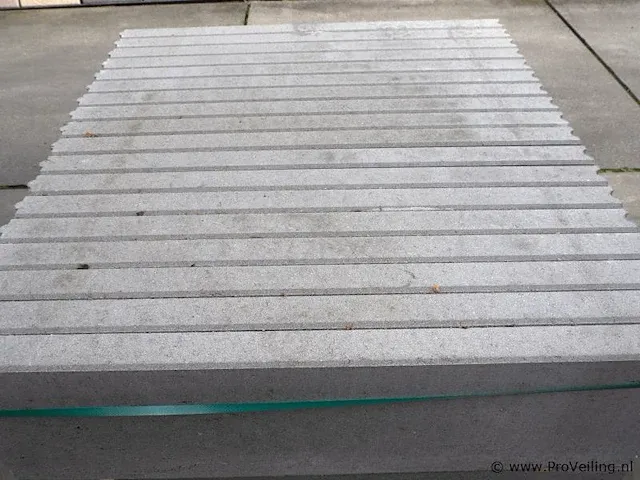 Opsluitbanden van beton -kleur grijs - 6x30x100cm - 72 stuks - afbeelding 2 van  2
