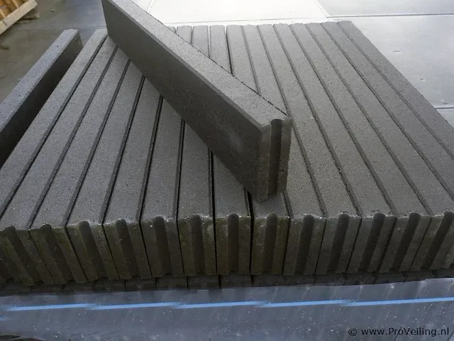 Opsluitbanden van beton -kleur zwart - 6x15x100cm - 26 stuks - afbeelding 1 van  2