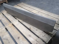 Opsluitbanden van beton (ca. 11stuks) - afbeelding 1 van  2