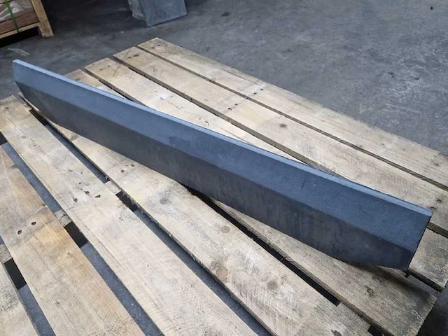 Opsluitbanden van beton (ca. 25stuks) - afbeelding 1 van  2