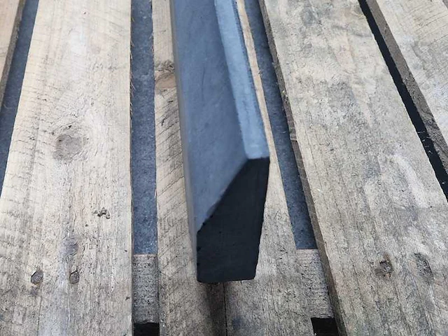 Opsluitbanden van beton (ca. 28stuks) - afbeelding 2 van  2