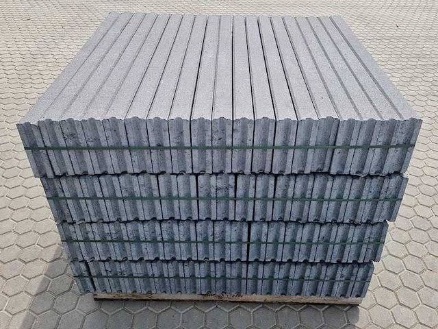 Opsluitbanden van beton (ca. 38stuks) - afbeelding 3 van  3