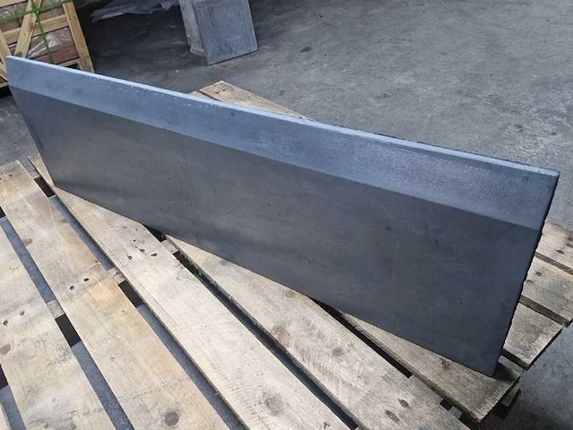 Opsluitbanden van beton (ca. 5stuks) - afbeelding 1 van  2