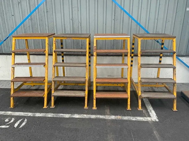 Opstap/trap 128cm (4x) - afbeelding 1 van  3