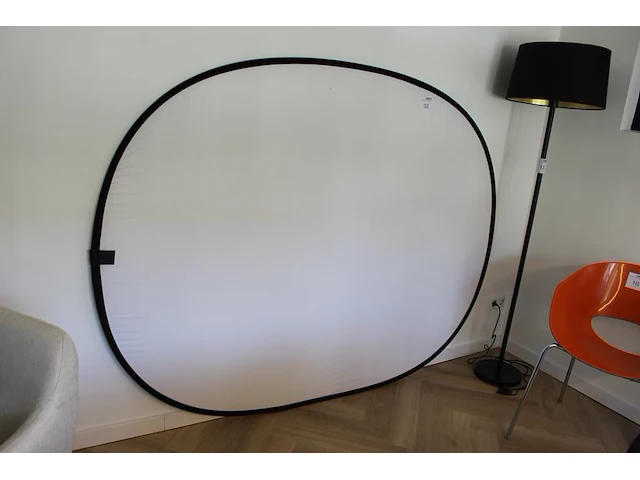 Opvouwbaar reflectiescherm. afmeting 150 x 200 cm. - afbeelding 1 van  2