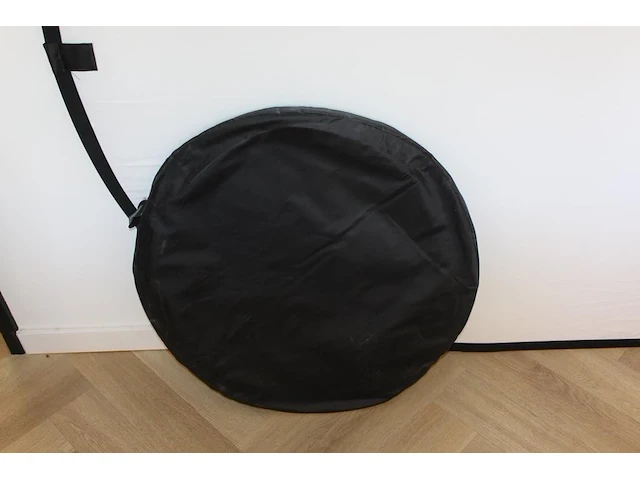 Opvouwbaar reflectiescherm. afmeting 150 x 200 cm. - afbeelding 2 van  2