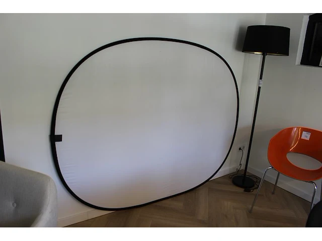 Opvouwbaar reflectiescherm. afmeting 150 x 200 cm. - afbeelding 1 van  2