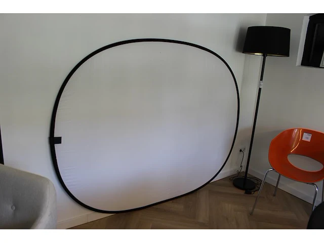 Opvouwbaar reflectiescherm. afmeting 150 x 200 cm. - afbeelding 1 van  2