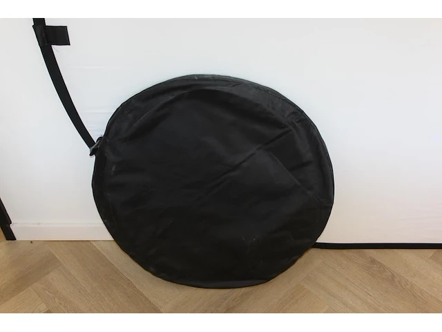 Opvouwbaar reflectiescherm. afmeting 150 x 200 cm. - afbeelding 2 van  2