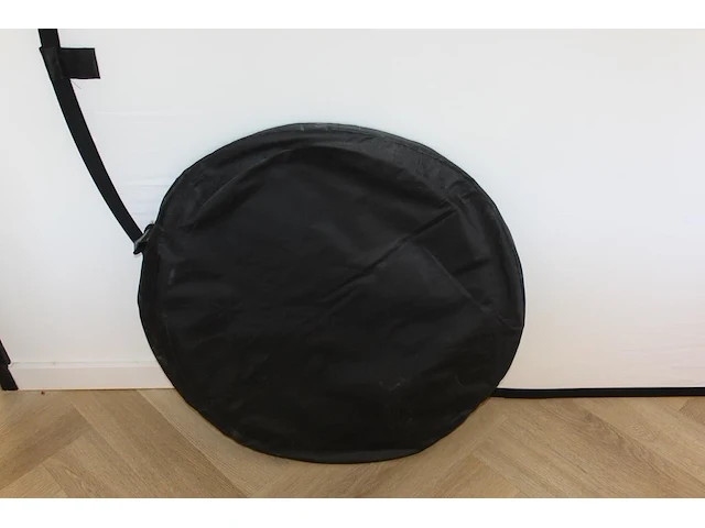 Opvouwbaar reflectiescherm. afmeting 150 x 200 cm. - afbeelding 2 van  2