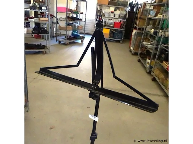 Opvouwbare metalen muziek standaard - afbeelding 2 van  4
