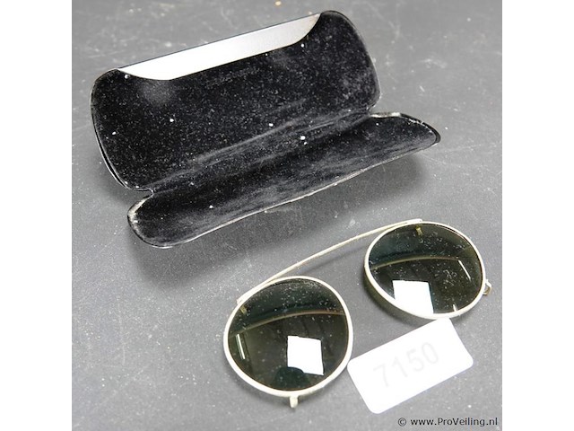 Opzet zonnebril montuur in ijzeren doosje - afbeelding 1 van  3