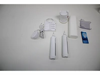 Oral b genius 8900 elektrische tandenborstel duoverpakking wit - afbeelding 4 van  4