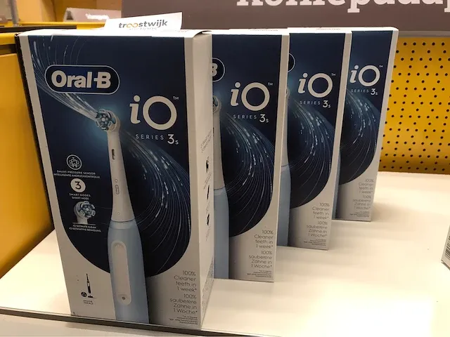 Oral-b io series 3 elektrische tandenborstel (4x) - afbeelding 1 van  2