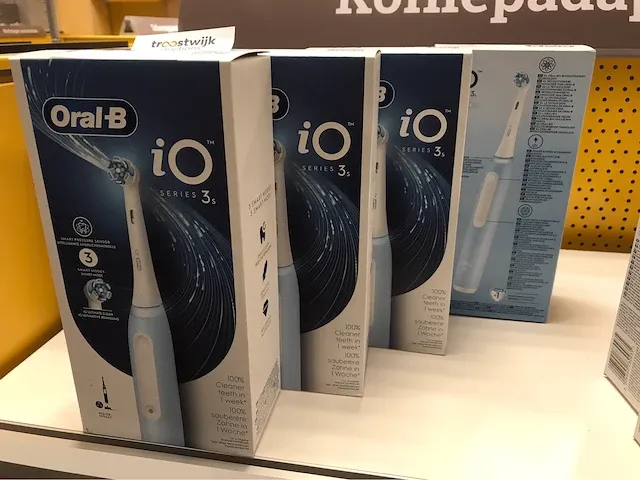 Oral-b io series 3 elektrische tandenborstel (4x) - afbeelding 2 van  2