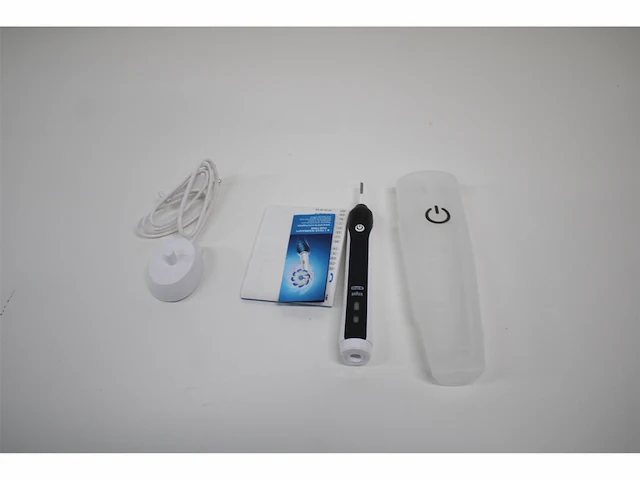 Oral b pro 2 2500n elektrische tandenborstel zwart/wit - afbeelding 2 van  2