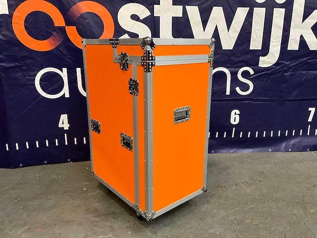 Orange flightcase - afbeelding 9 van  14