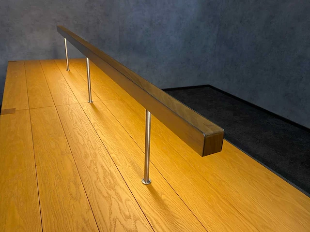 Orangebox/ twinform - leestafel opstelling met vloerkleed - afbeelding 29 van  52