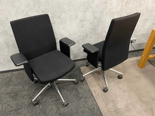 Orangebox/ twinform - leestafel opstelling met vloerkleed - afbeelding 43 van  52