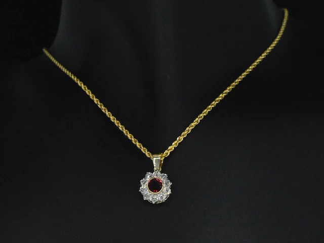 Origineel vintage hanger met robijn en hoge kwaliteit oud geslepen diamanten, excl. ketting - afbeelding 2 van  6