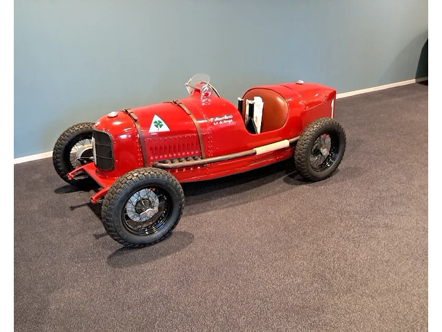 Originele elektrische mini auto "alfa romeo" - afbeelding 12 van  79