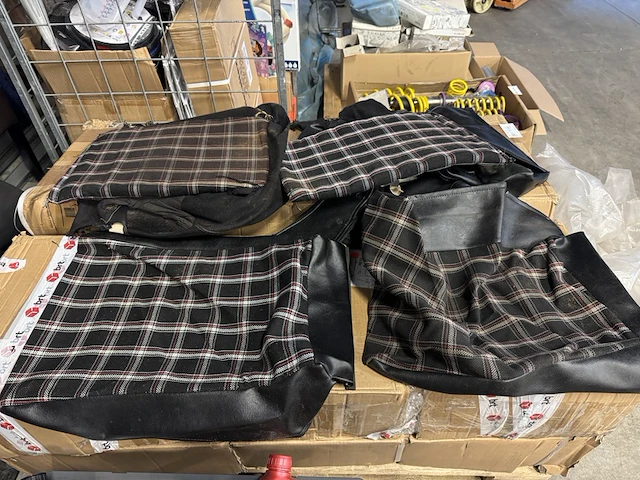 Originele golf 1 gti bekleding - afbeelding 2 van  6