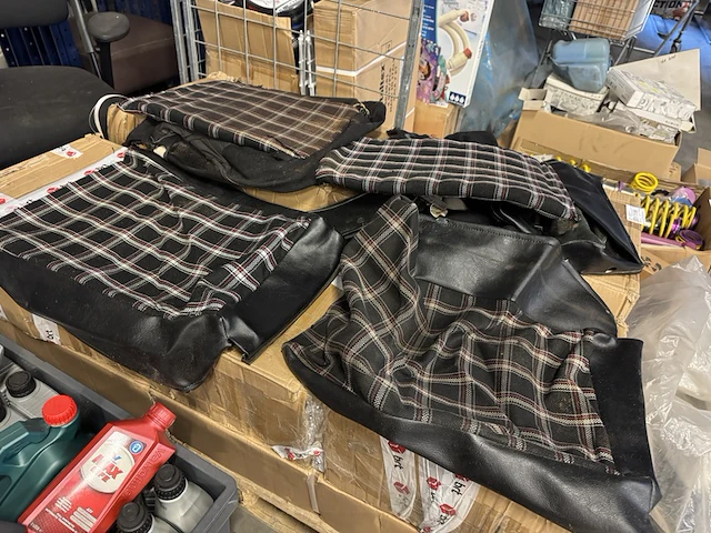 Originele golf 1 gti bekleding - afbeelding 3 van  6