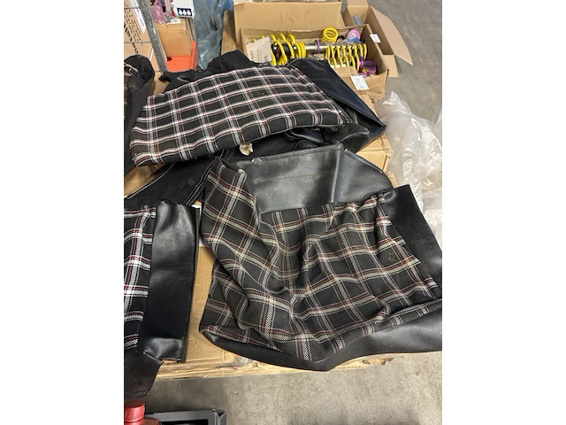 Originele golf 1 gti bekleding - afbeelding 6 van  6