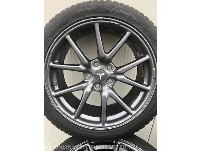 Originele set tesla model 3 velgen - afbeelding 4 van  8