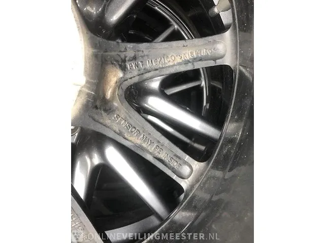 Originele set tesla model 3 velgen - afbeelding 7 van  8