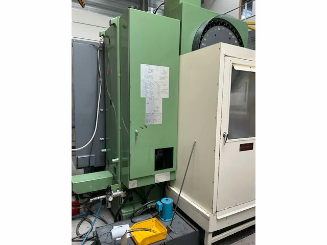Osaka kiko pcv50 cnc freesmachine - afbeelding 18 van  33