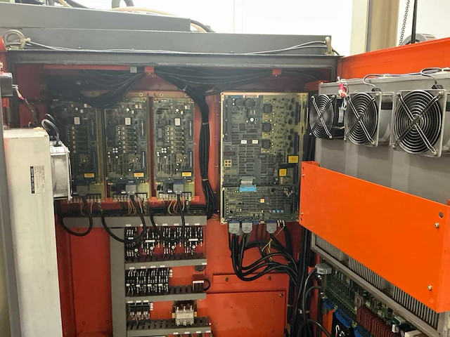 Osaka kiko pcv50 cnc freesmachine - afbeelding 22 van  33
