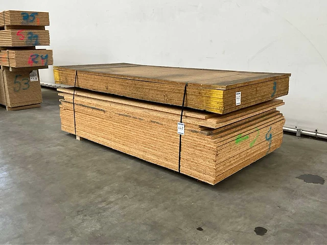 Osb 7x plaat 2740x1220xx30 mm en 22x plaat 2500x1300x24 mm (29x) - afbeelding 1 van  5