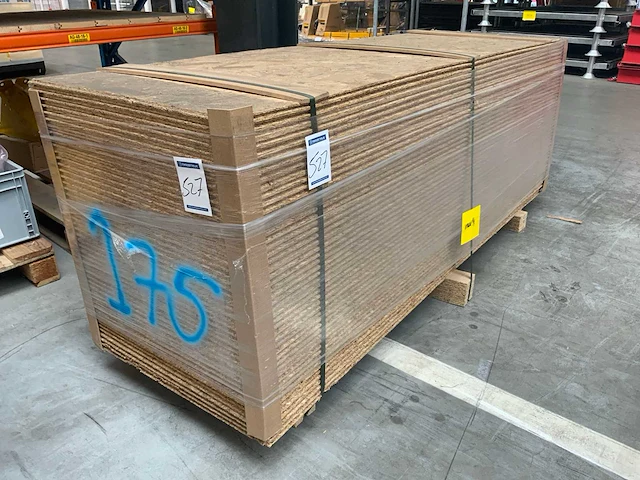 Osb plaat 2050x625x15mm (48x) - afbeelding 1 van  6