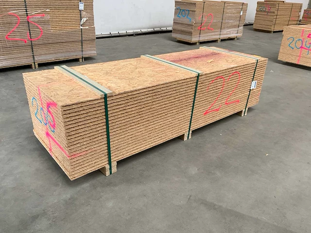 Osb plaat 2050x675x22mm tg4 (22x) - afbeelding 1 van  6