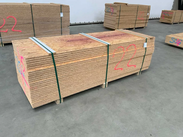 Osb plaat 2050x675x22mm tg4 (26x) - afbeelding 1 van  7