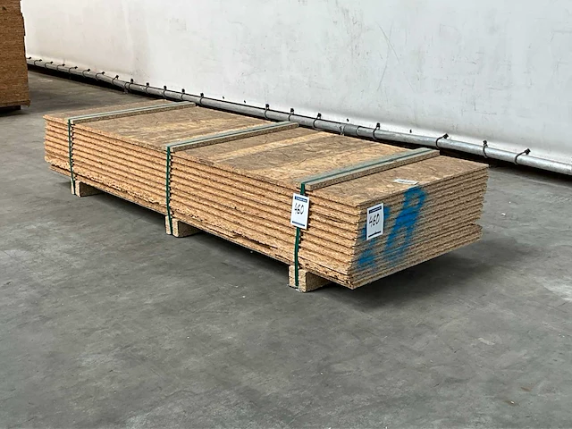 Osb plaat 2050x675x24 mm (11x) - afbeelding 1 van  5