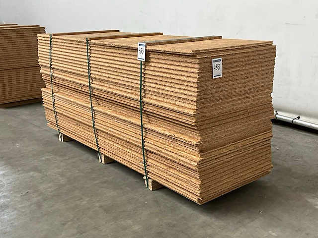 Osb plaat 2050x675x25 mm (36x) - afbeelding 1 van  5