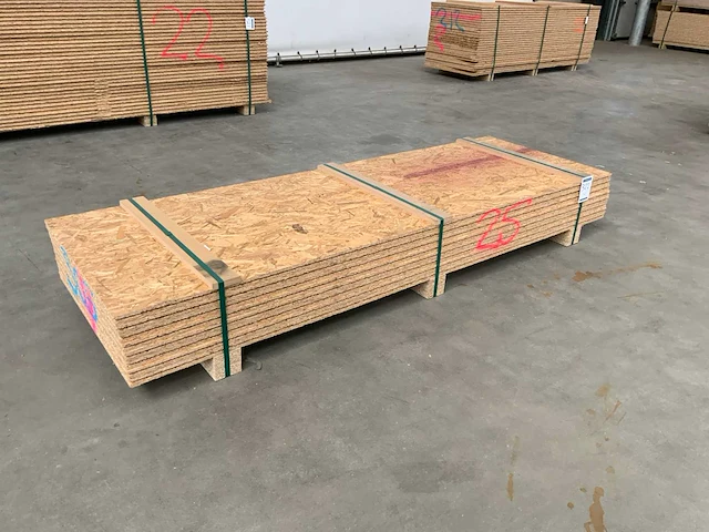Osb plaat 2050x675x25mm tg4 (8x) - afbeelding 1 van  7