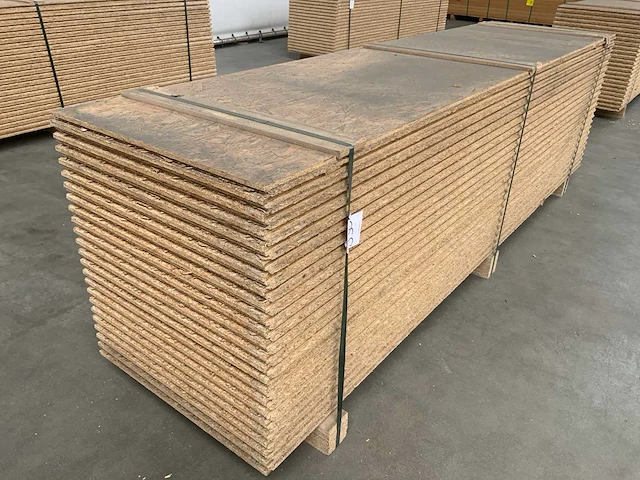 Osb plaat 2500x625x30mm tg4 (23x) - afbeelding 1 van  7