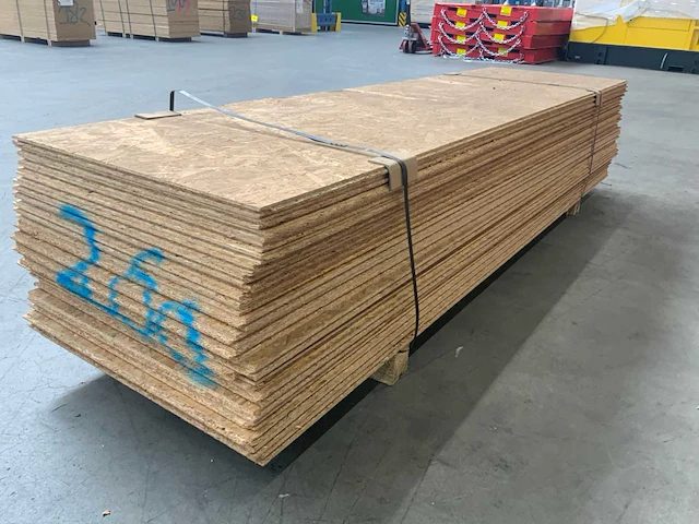 Osb plaat 2500x675x18mm (22x) - afbeelding 1 van  6