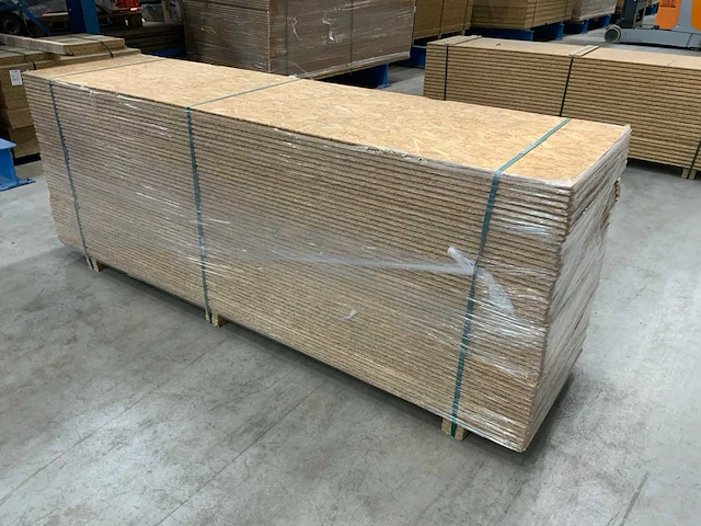 Osb plaat 2500x675x18mm (50x) - afbeelding 2 van  8