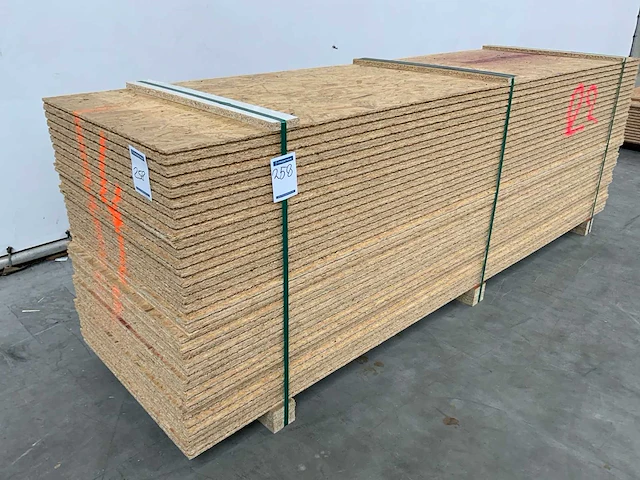 Osb plaat 2500x675x22mm tg4 (35x) - afbeelding 1 van  9