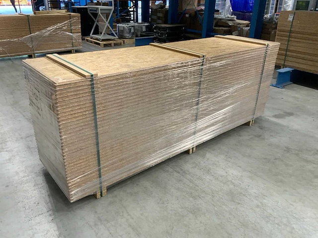Osb plaat 2500x675x25mm (36x) - afbeelding 1 van  8