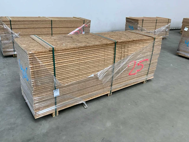 Osb plaat 2500x675x25mm tg4 (36x) - afbeelding 1 van  7