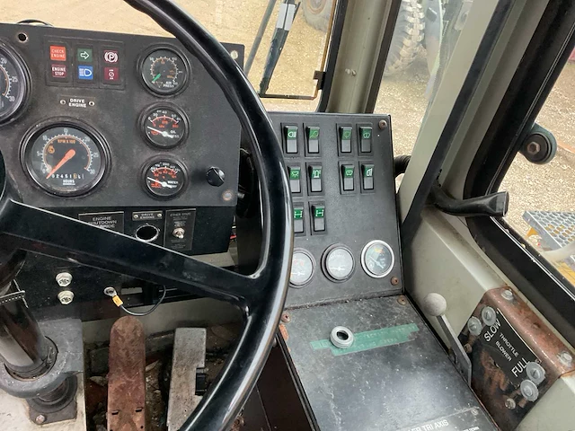 Oshkosh hb2518mp3 legervoertuig - afbeelding 8 van  13